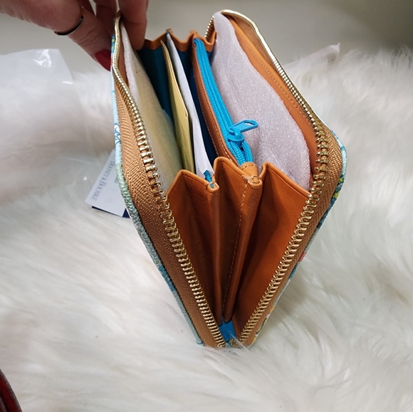 Dooney & Bourke Disney World Disneyland Fantasyland Zippered Wristlet Wallet new - Picture 6 of 10